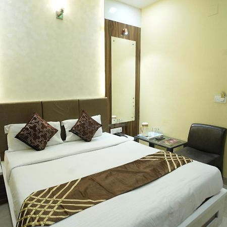 Hotel Rajkamal Near Varanasi Railway Station Exteriér fotografie