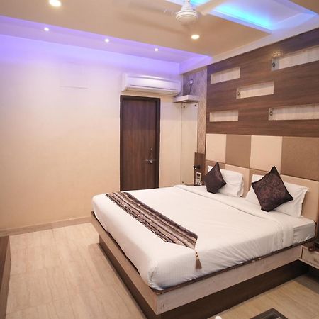 Hotel Rajkamal Near Varanasi Railway Station Exteriér fotografie