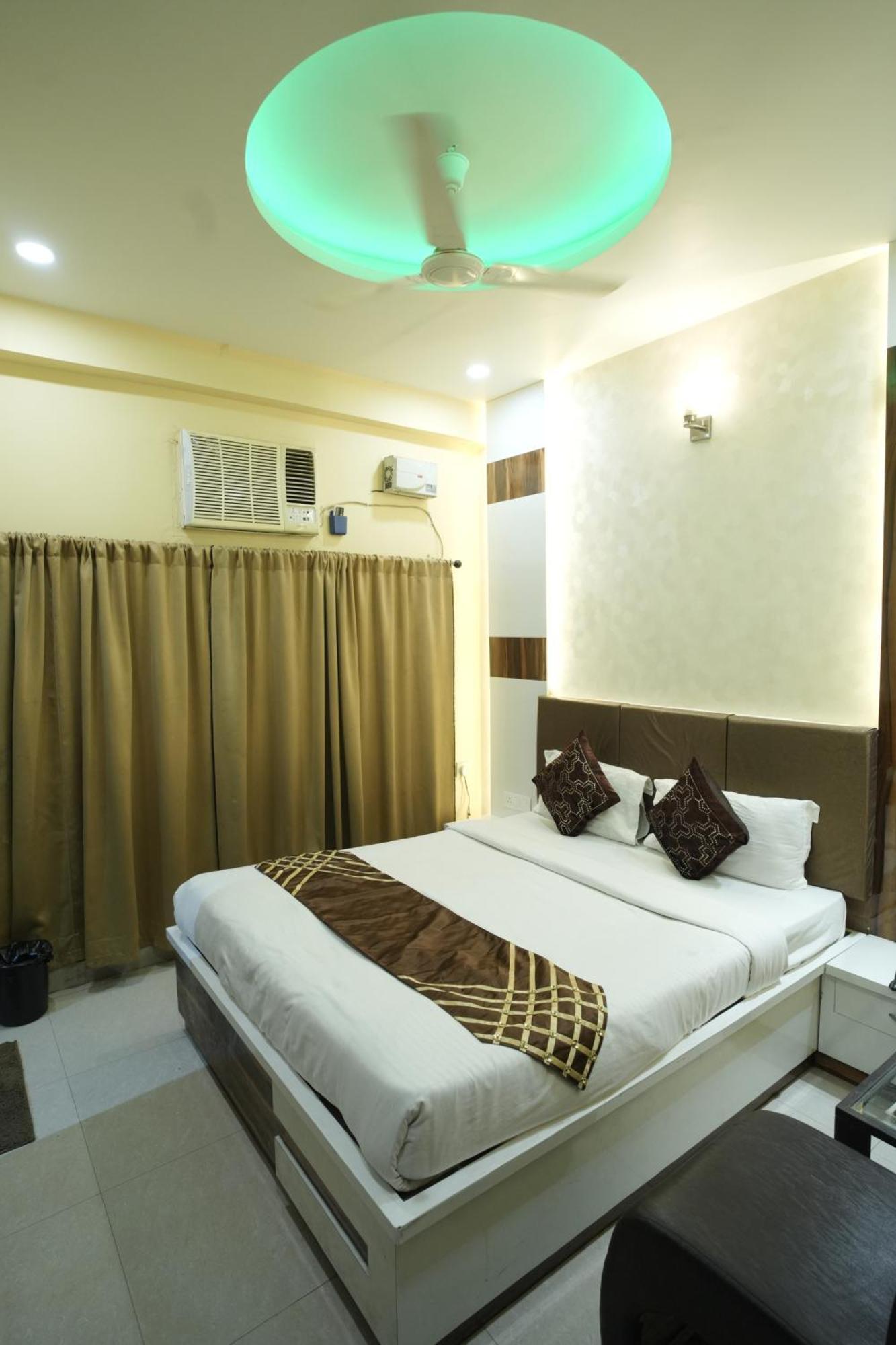 Hotel Rajkamal Near Varanasi Railway Station Exteriér fotografie