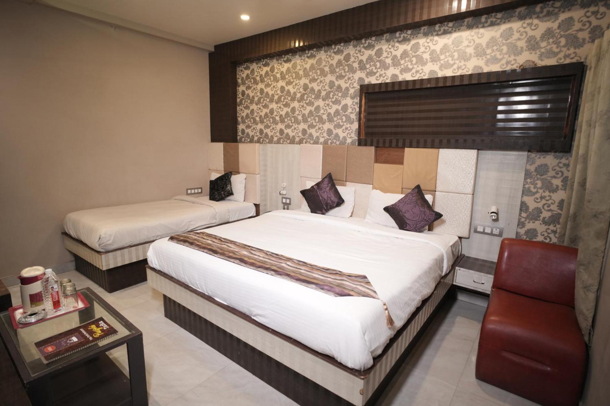 Hotel Rajkamal Near Varanasi Railway Station Exteriér fotografie