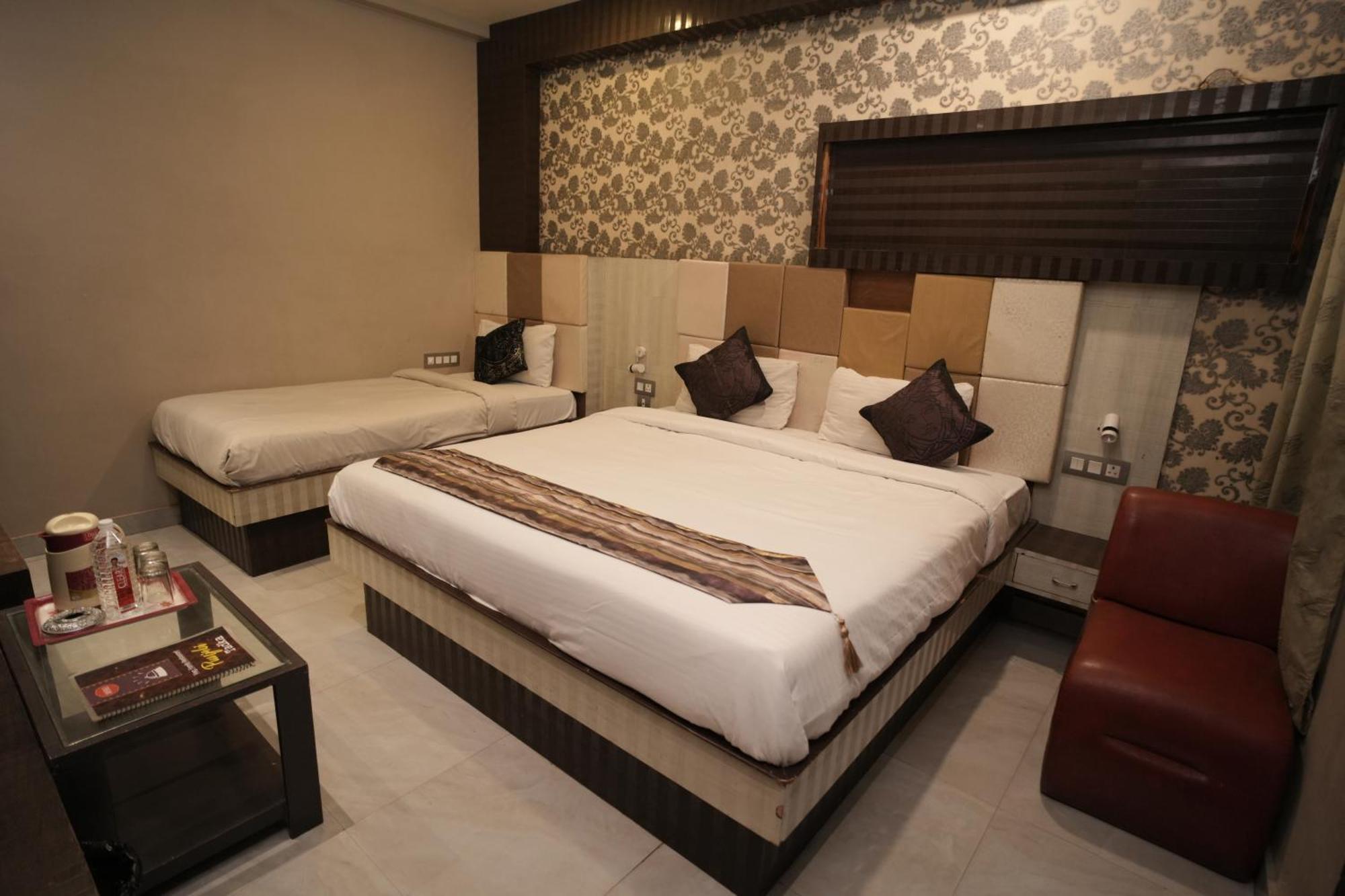 Hotel Rajkamal Near Varanasi Railway Station Exteriér fotografie