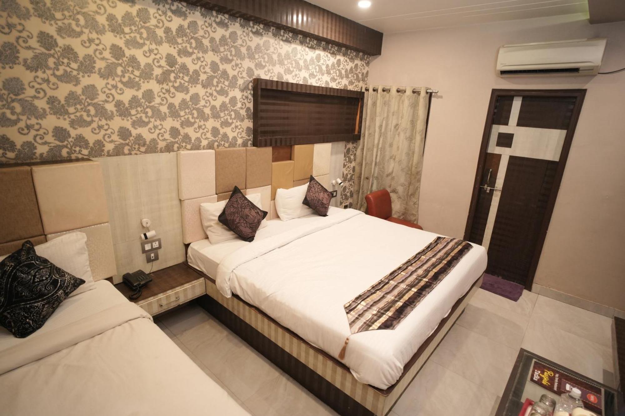 Hotel Rajkamal Near Varanasi Railway Station Exteriér fotografie