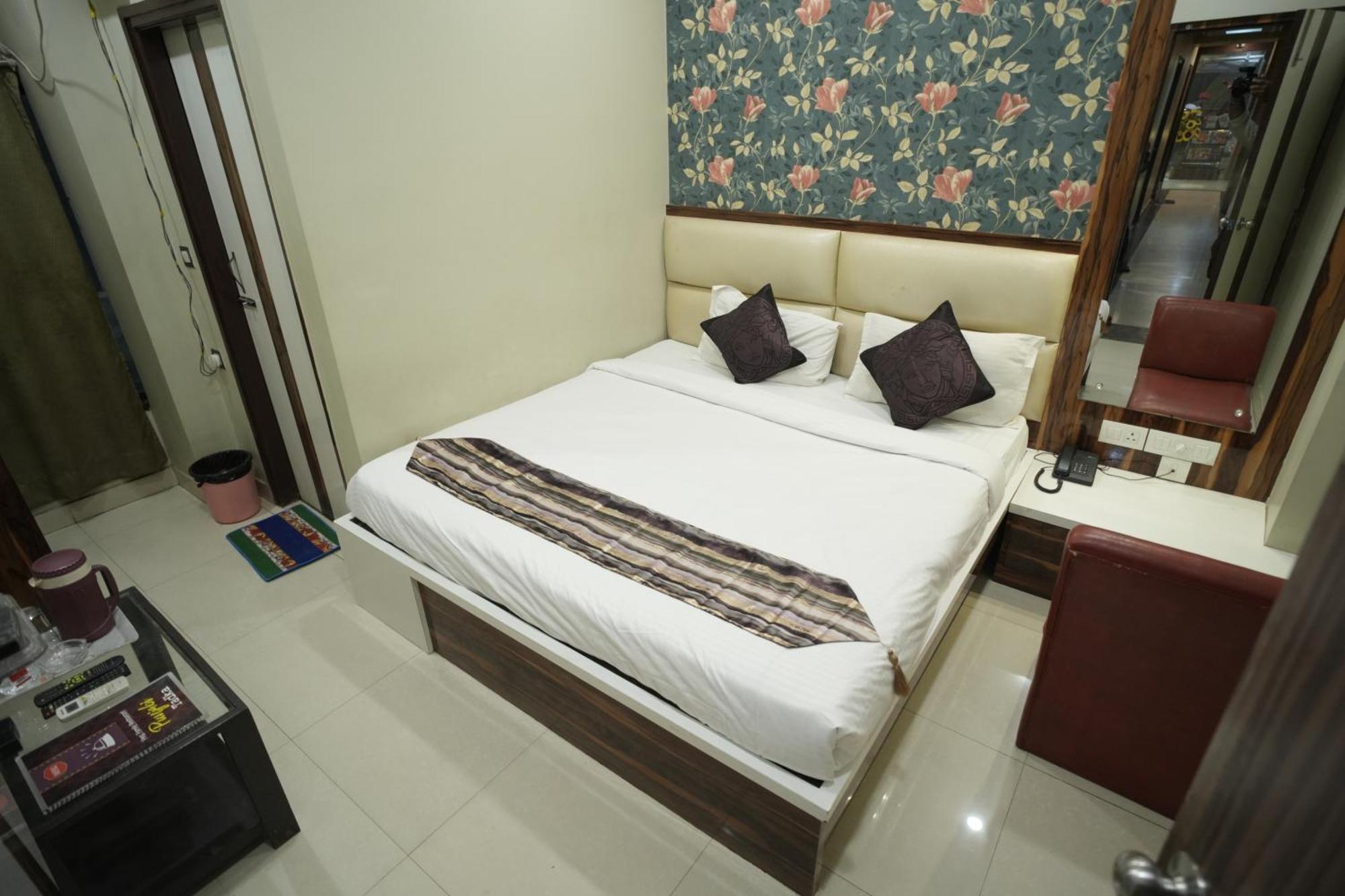 Hotel Rajkamal Near Varanasi Railway Station Exteriér fotografie