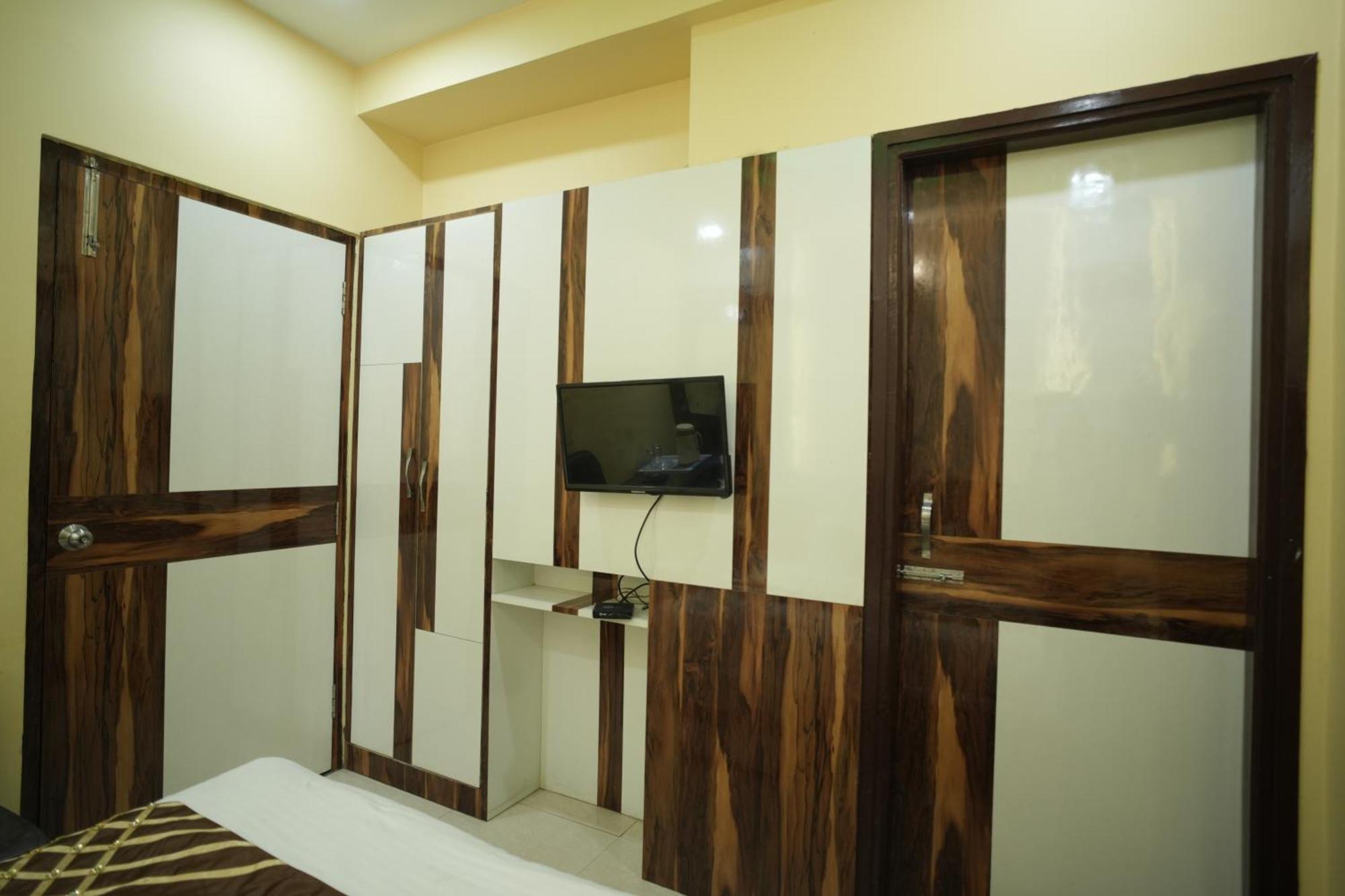 Hotel Rajkamal Near Varanasi Railway Station Exteriér fotografie
