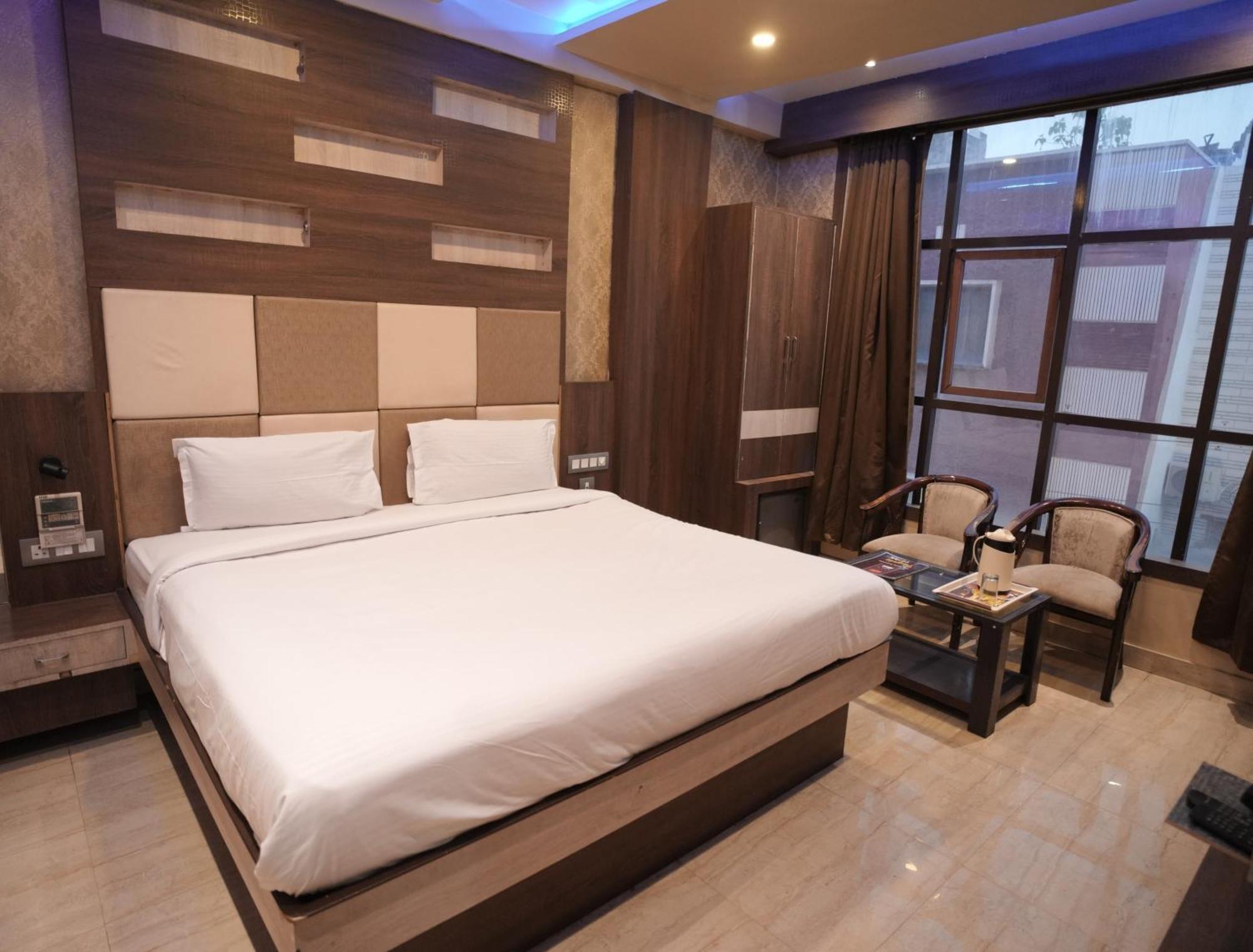 Hotel Rajkamal Near Varanasi Railway Station Exteriér fotografie